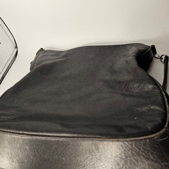 Vintage leather navy/black satchel by‎ Carla Mancini - Picture 3 of 7